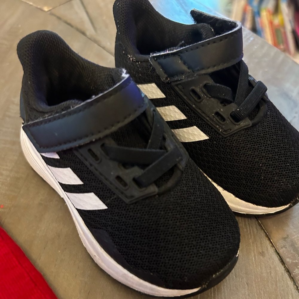 Adidas black and white sneakers baby size 5 Velcro closure
